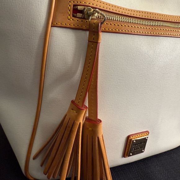 EUC Dooney & Bourke Maddie Saffiano Leather Shoulder Bag - Picture 7 of 11